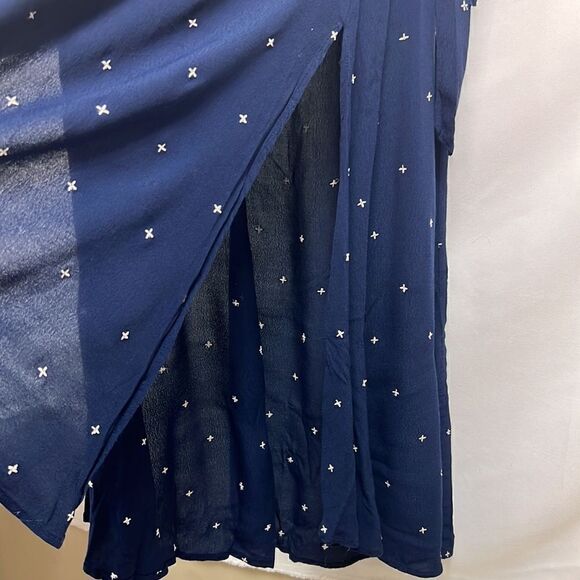Charli Navy Embroidered high low wrap dress size 4 EUC - Picture 6 of 14